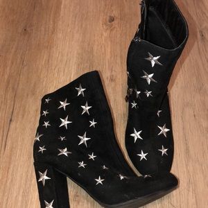 Black with white embroidered stars heel bootie